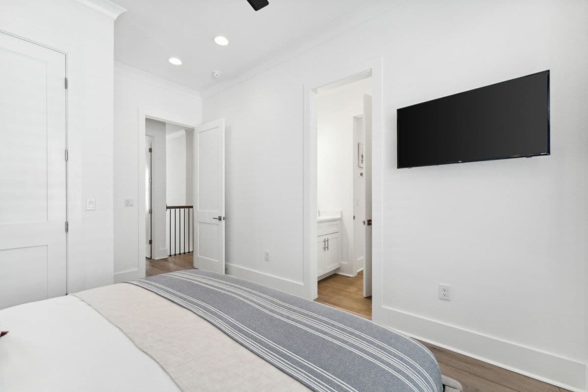 Summer Lane - Image 49