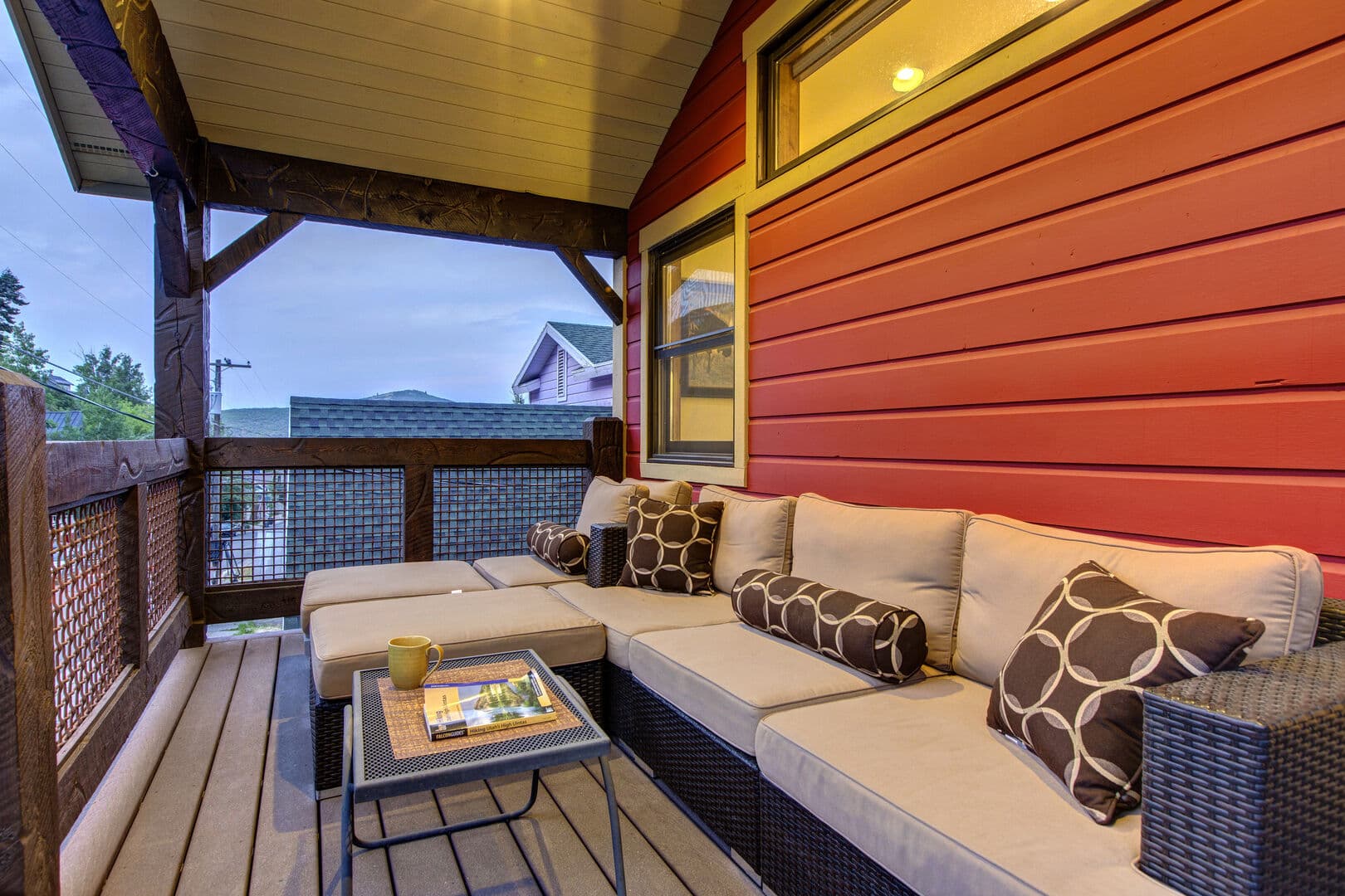 Daly Canyon House - Image 26