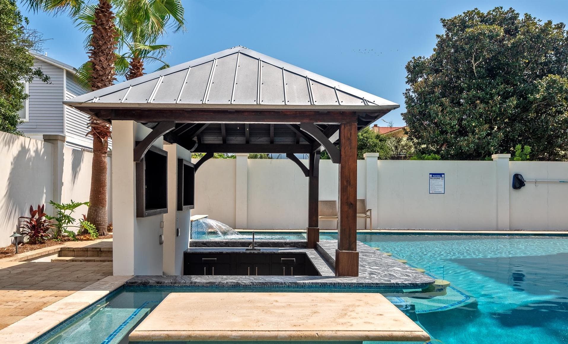 Life Aquatic Villa - Image 25