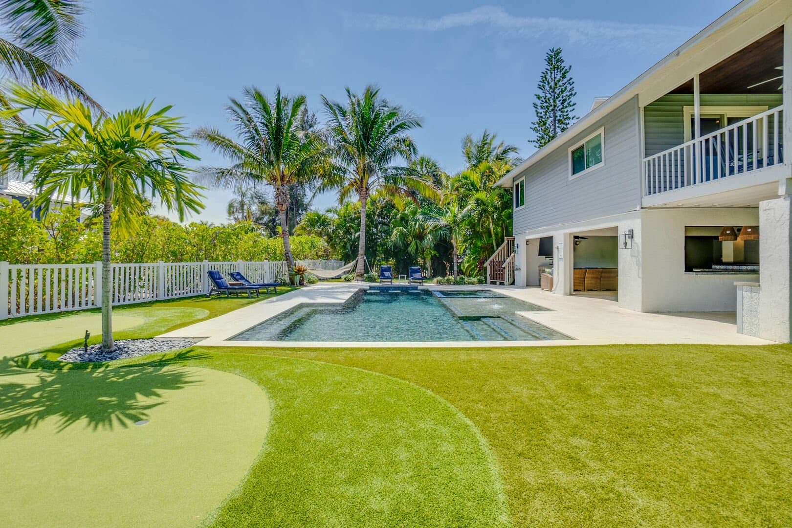 Coconut Cove - Image 35