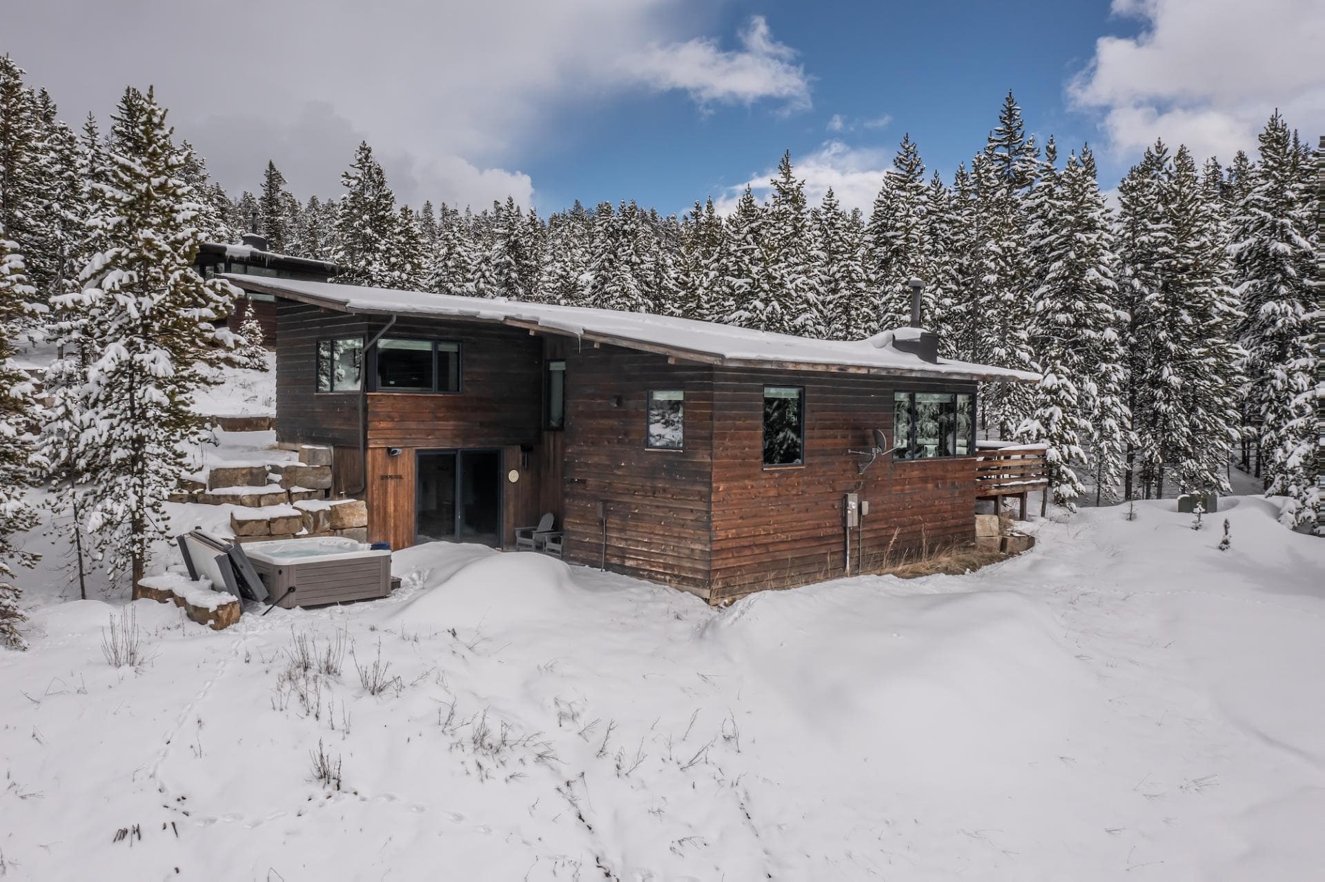 Lake Cabin #20 - Image 35