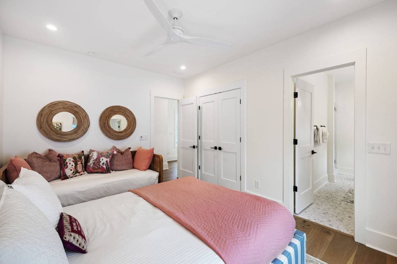 Yacht Harbor #10 - Image 21