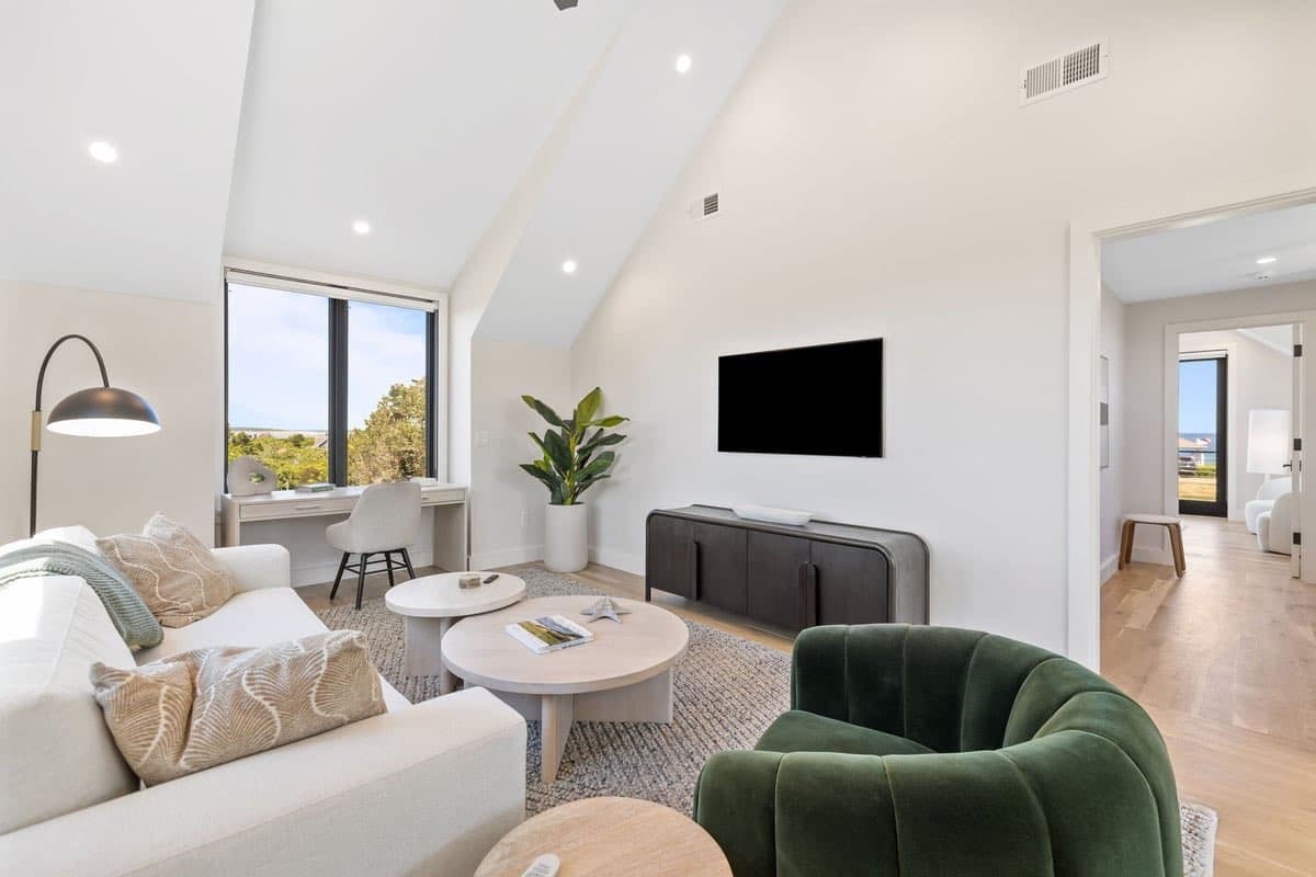 Nauset Heights Luxury - Image 13