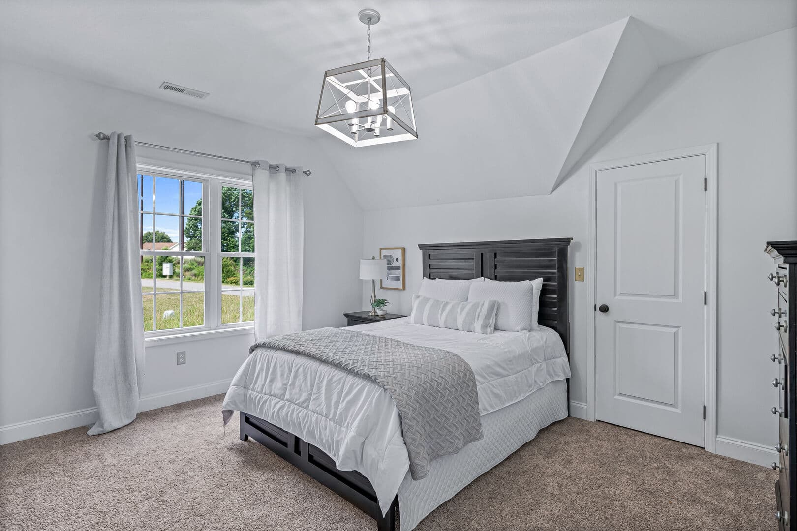 Nader Manor - Image 18