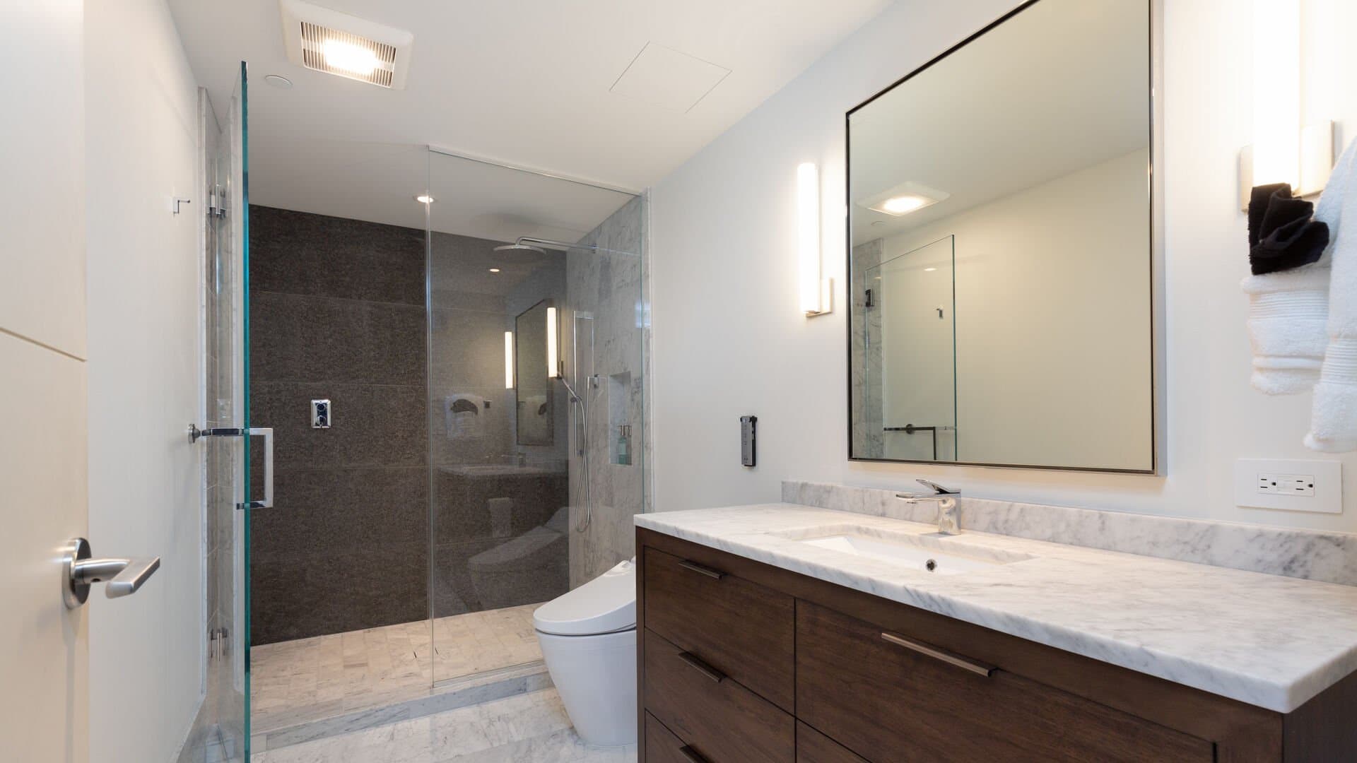 Hapuna Beachfront Bliss - Image 16