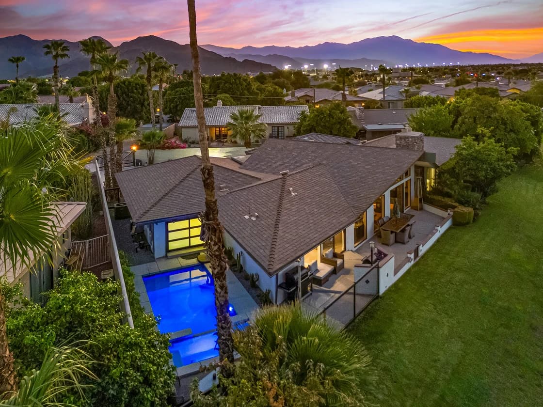 Edgy House - Image 25