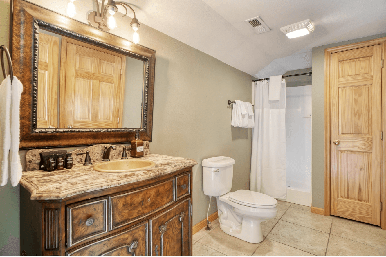 Hollow's Haven - Image 24