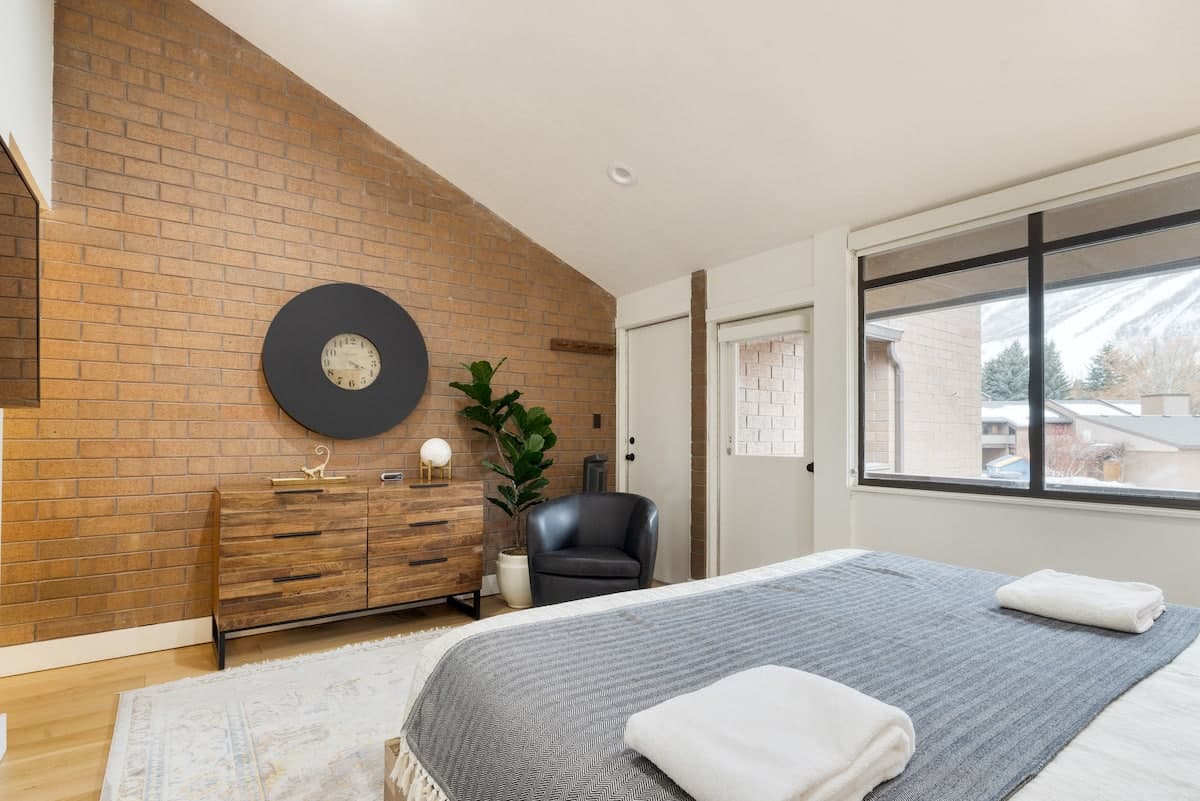 Parkside Condo - Image 10