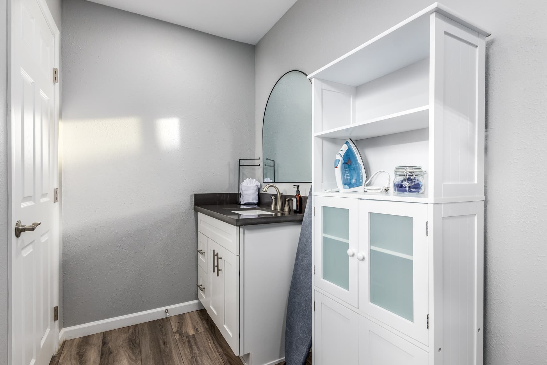 Monterey Retreat - Image 20