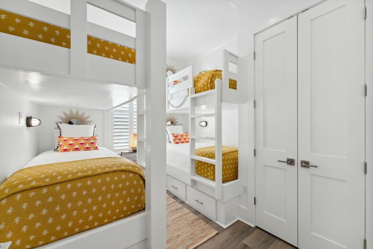 Summer Lane - Image 52