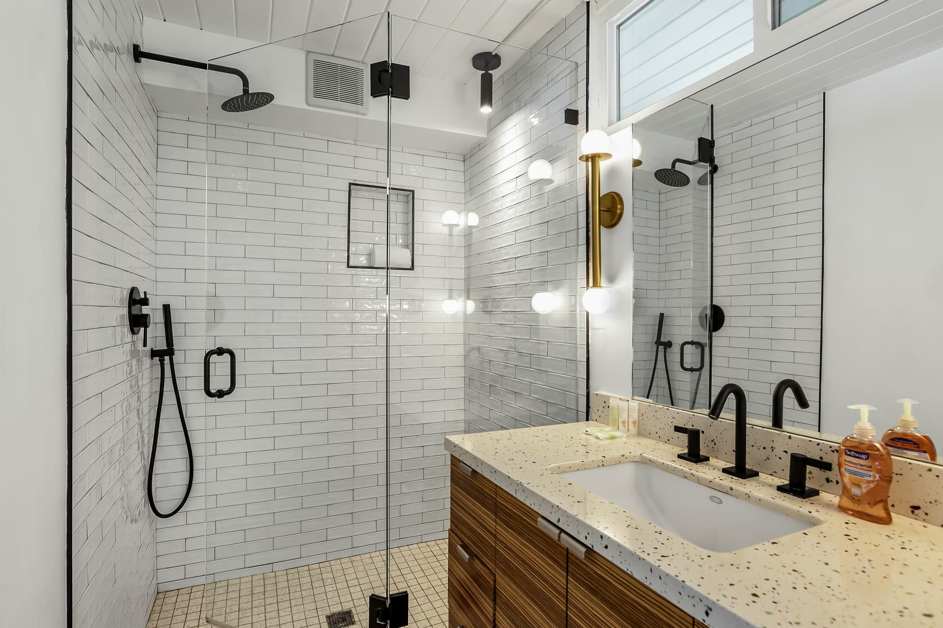 Burton House - Image 19