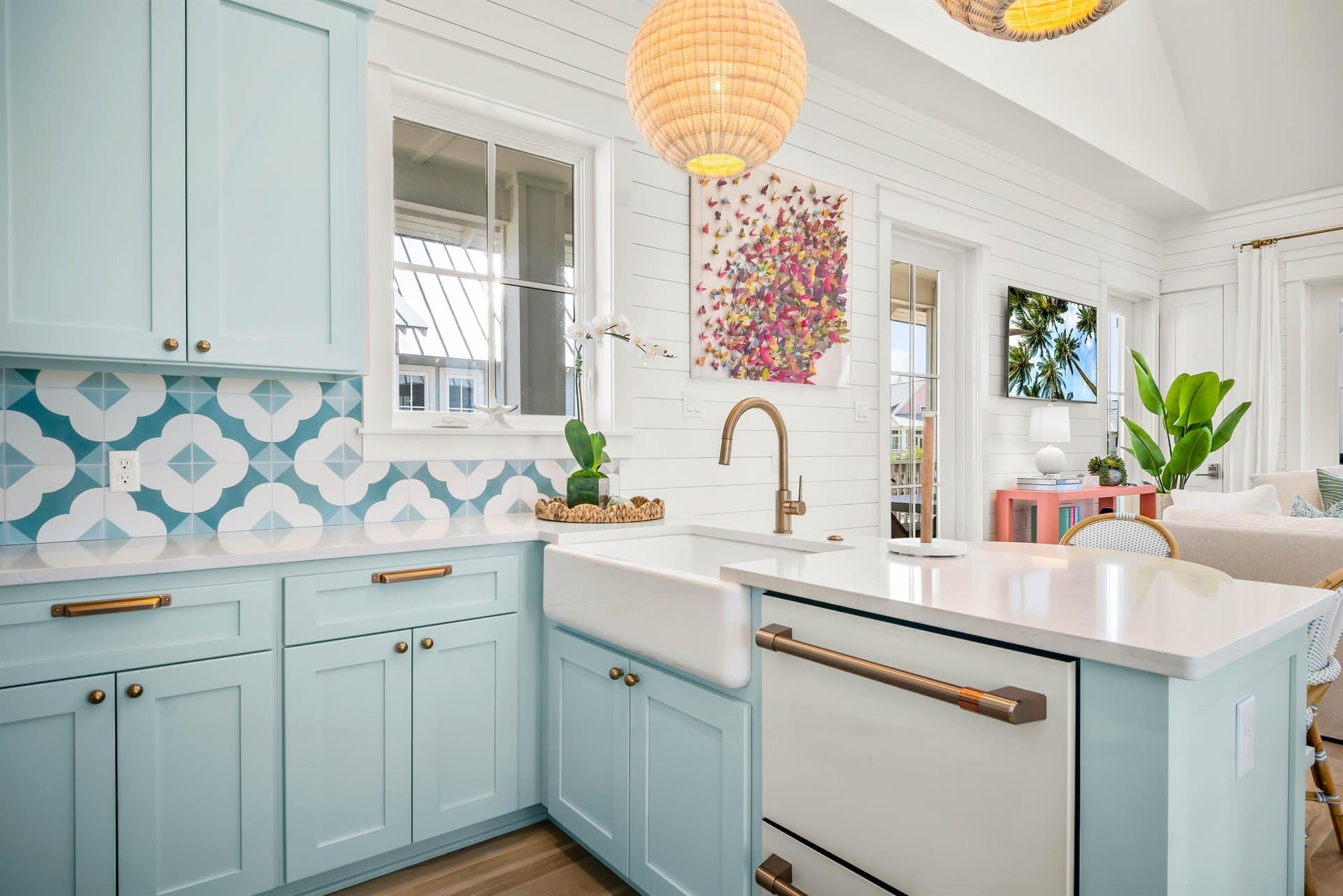 Let's "Glow" Girls - Image 5