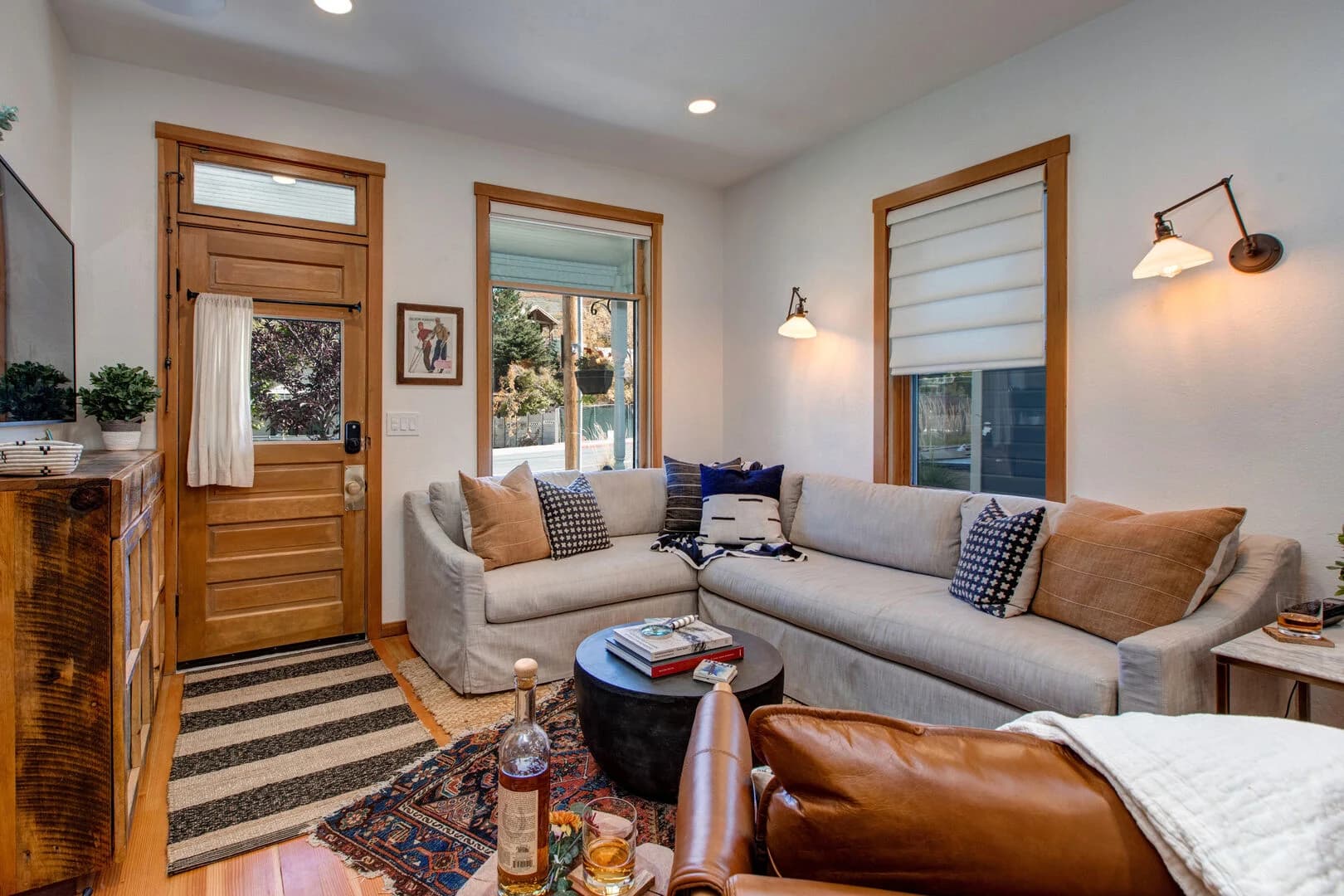 Alpine Minnie's - Image 5