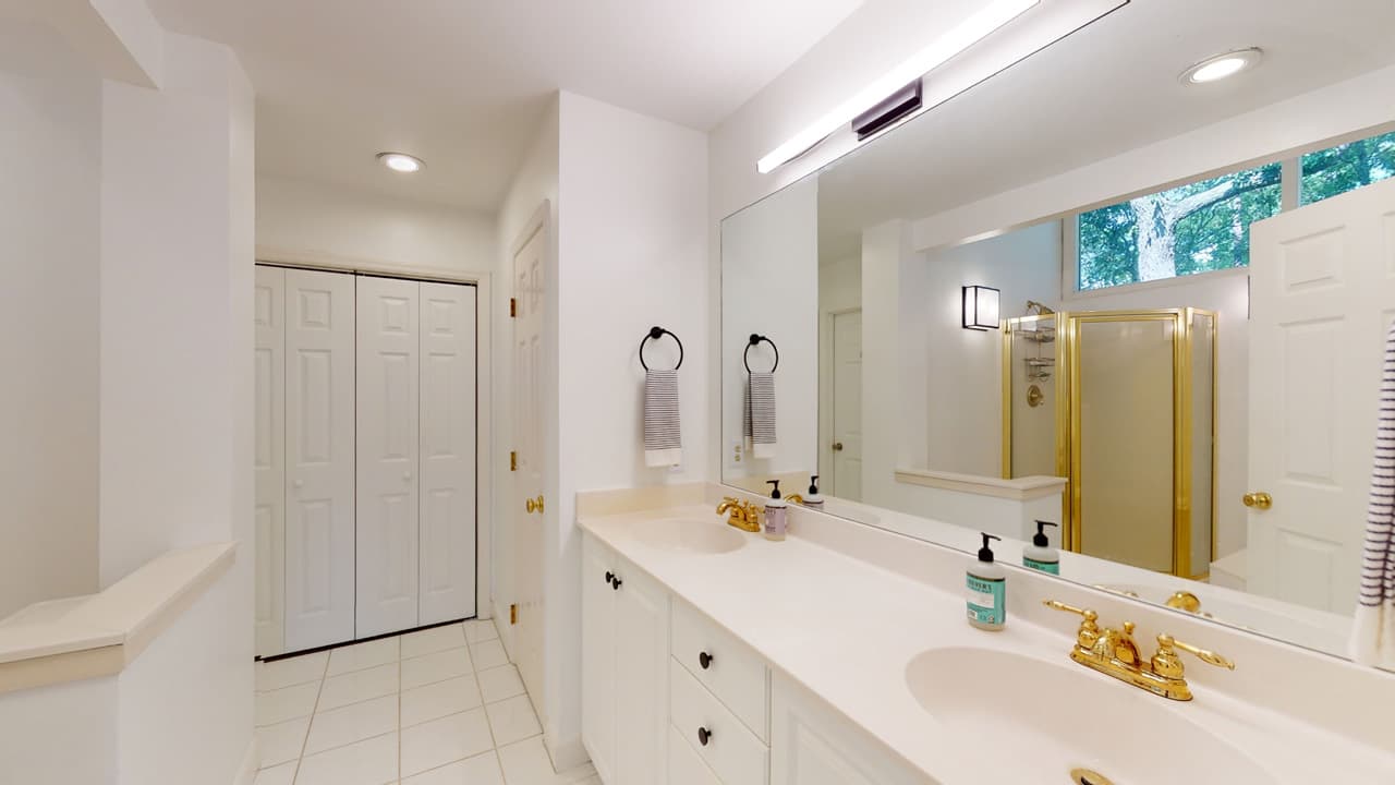 Swing House - Image 20