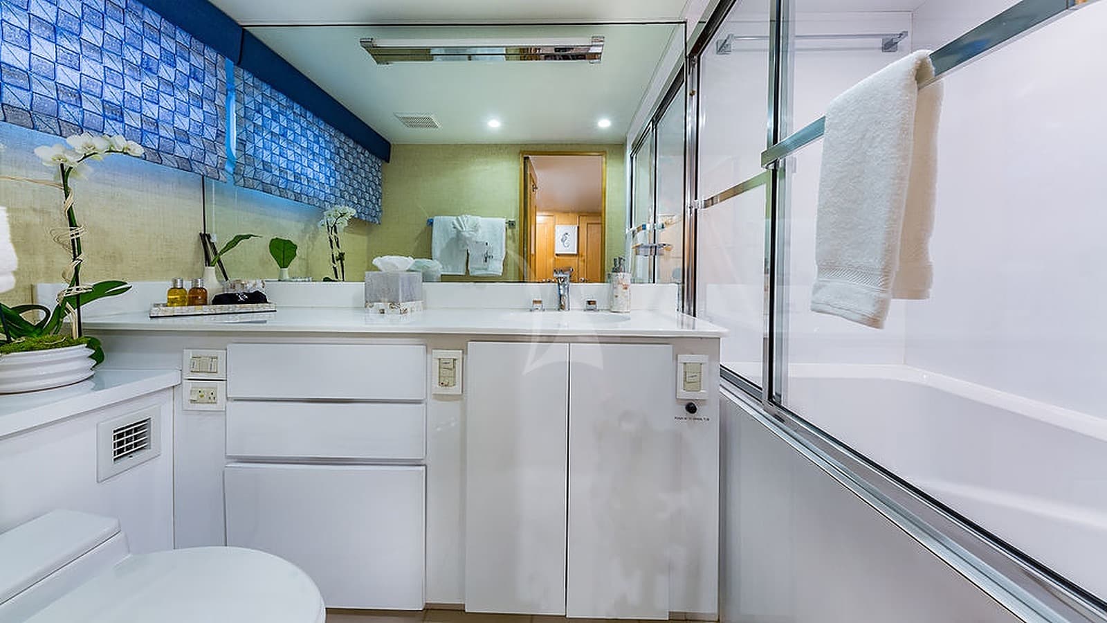 Alexandra Jane Yacht - Image 23