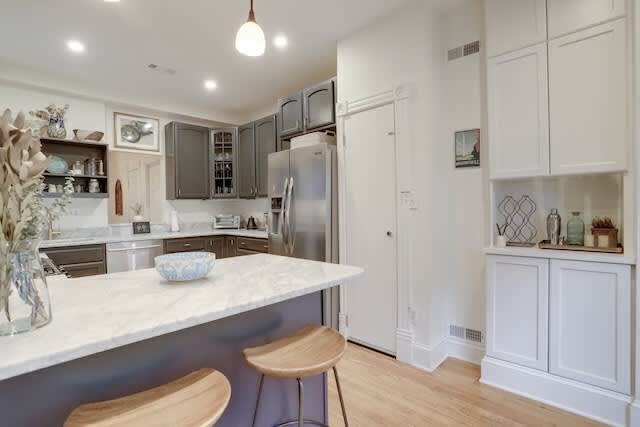 Capitol Comfort - Image 16