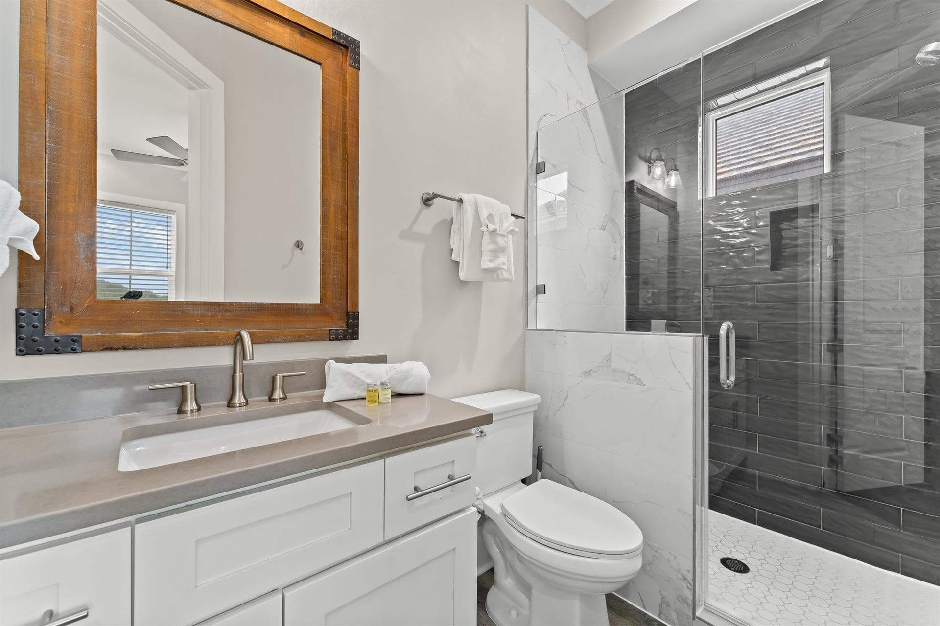 Aqua Luxe Place  - Image 41