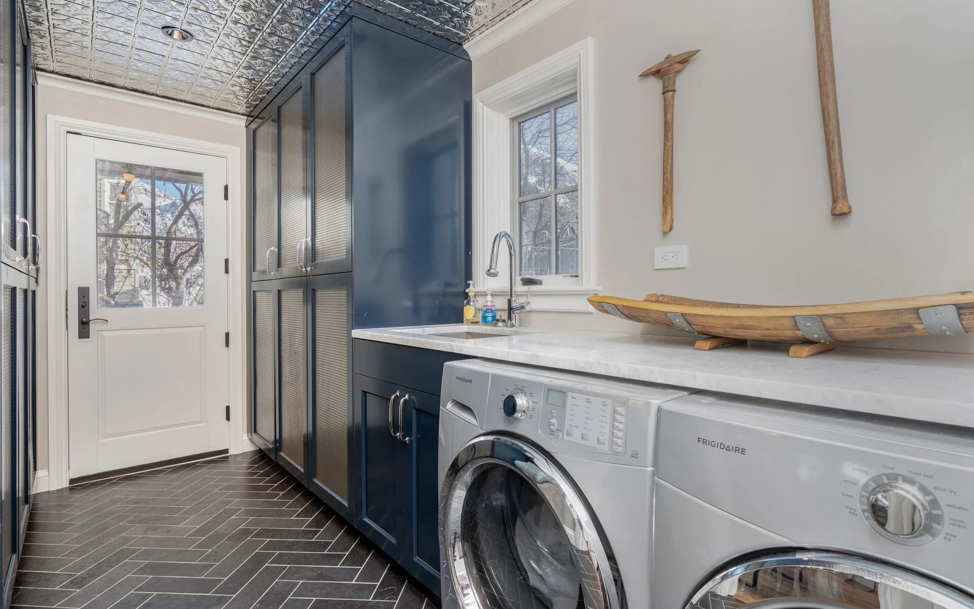 Miles High - Image 9