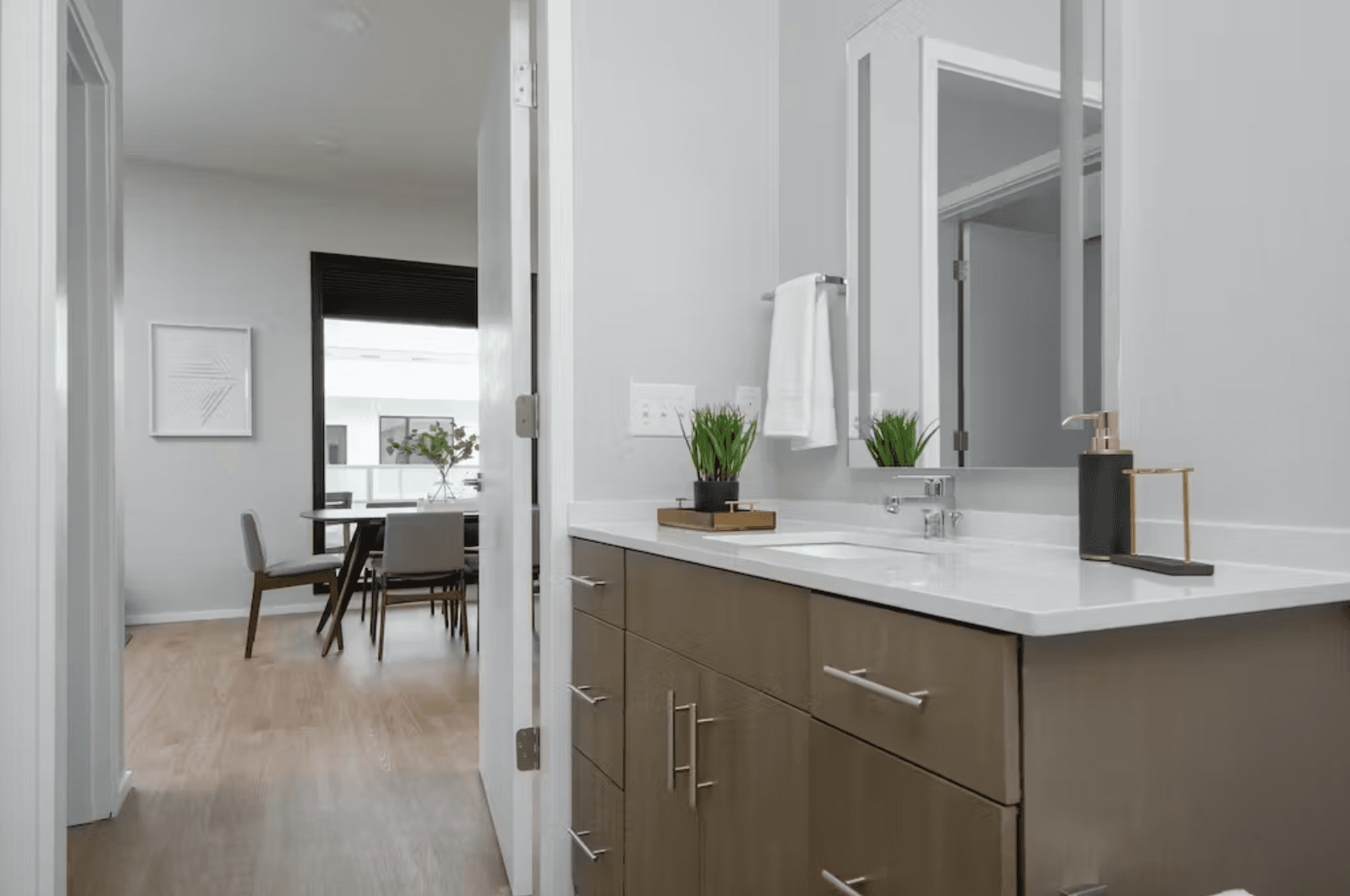 Blue Illume Home - Image 18