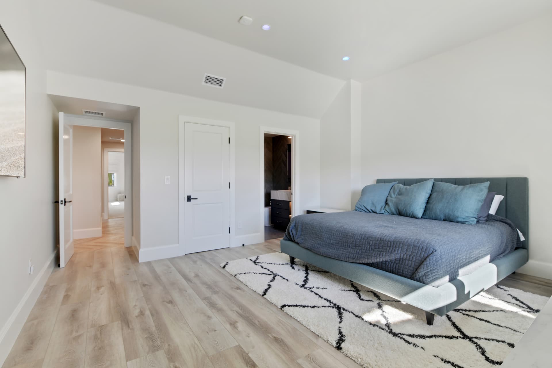 Laguna Hills Estate - Image 46