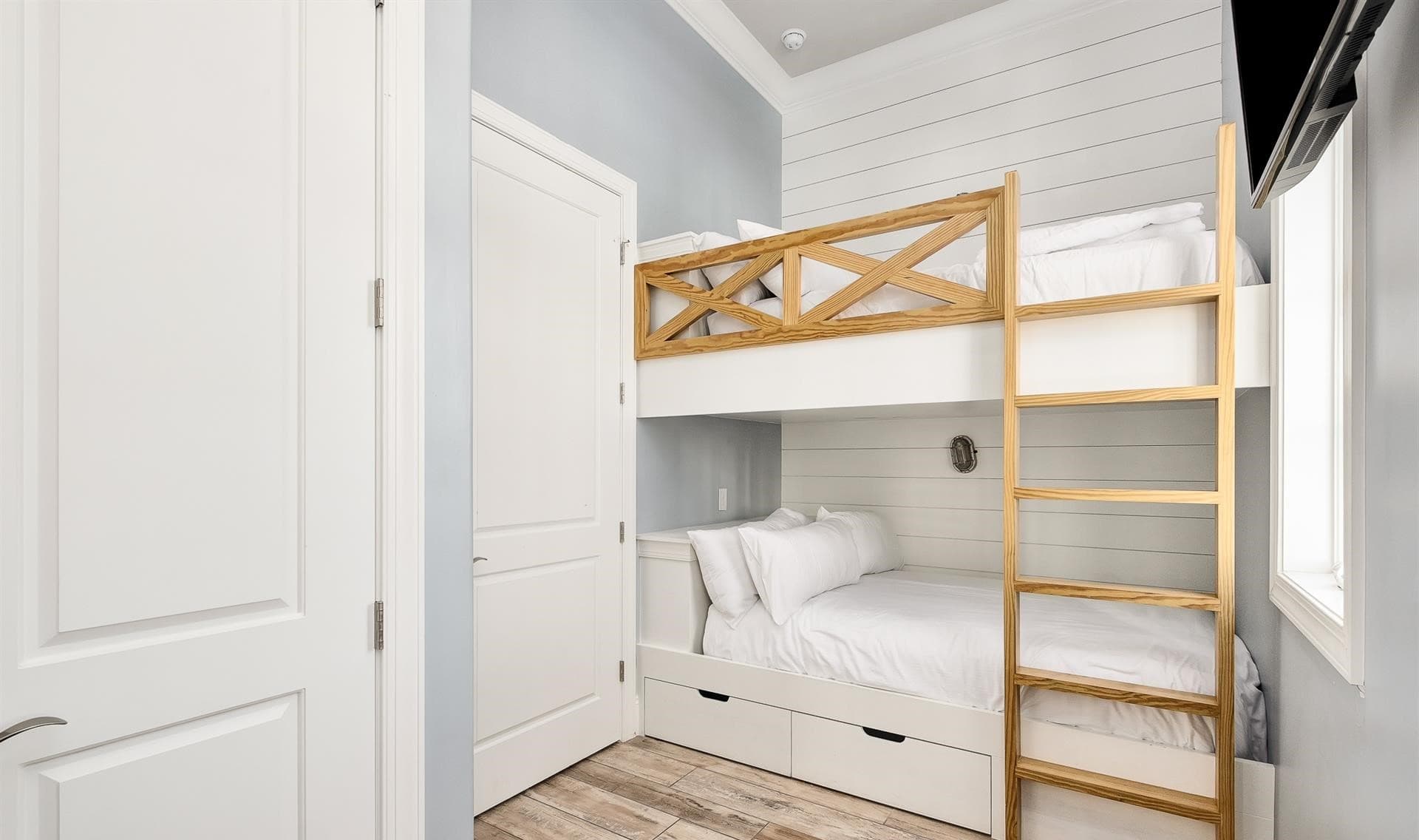 Beachfront Bliss - Image 33