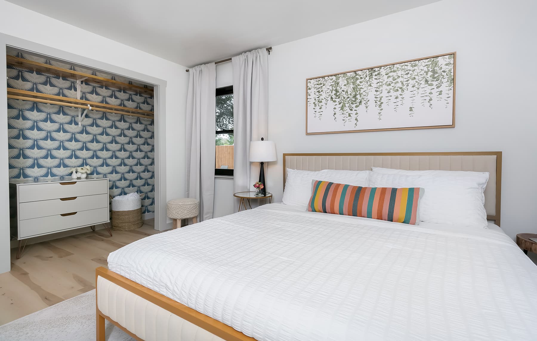 Vine and Vibes - Image 9