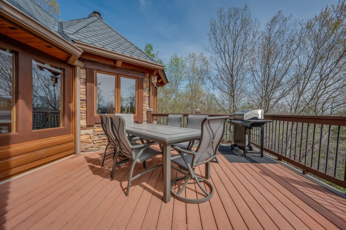 Chateau Laurel - Image 38