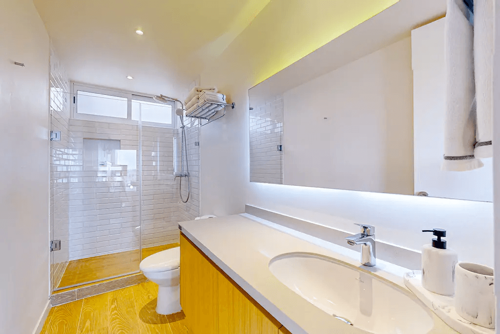 Blue House 305 - Image 3