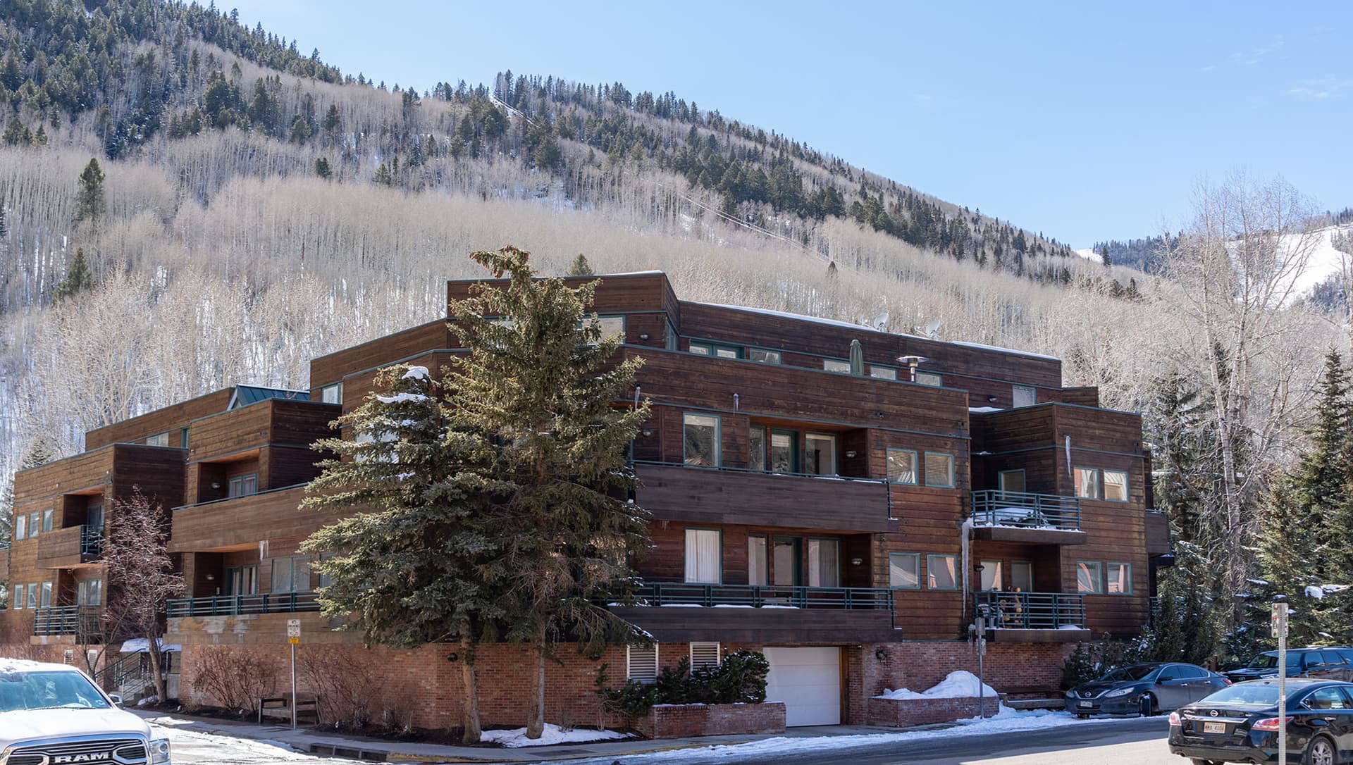 Ice House - Image 16