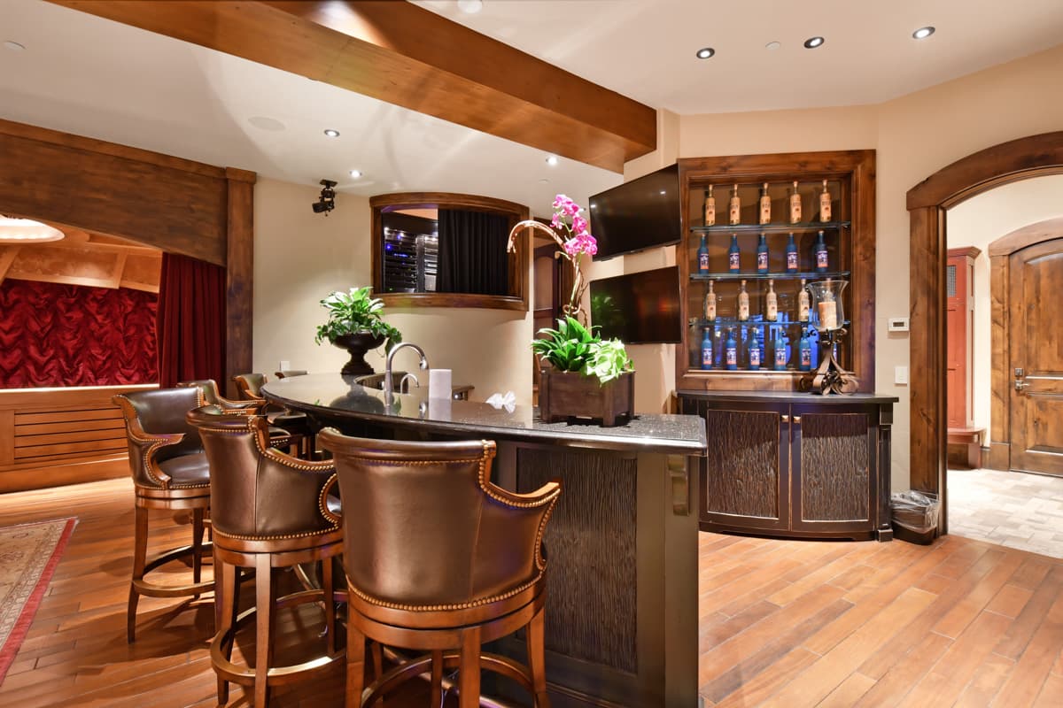 Ski Dream Home - Image 37