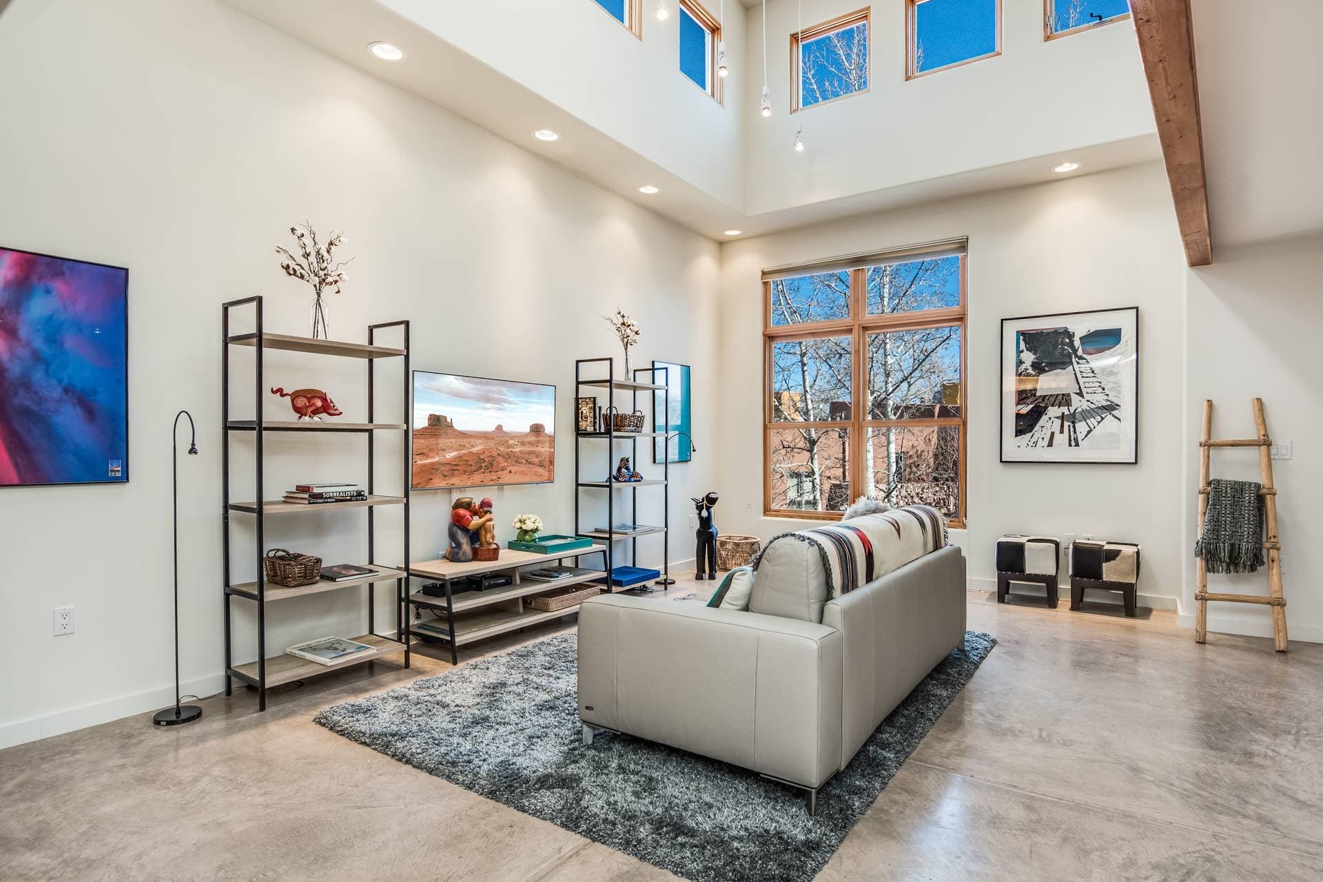 Eye Candy Loft - Image 3