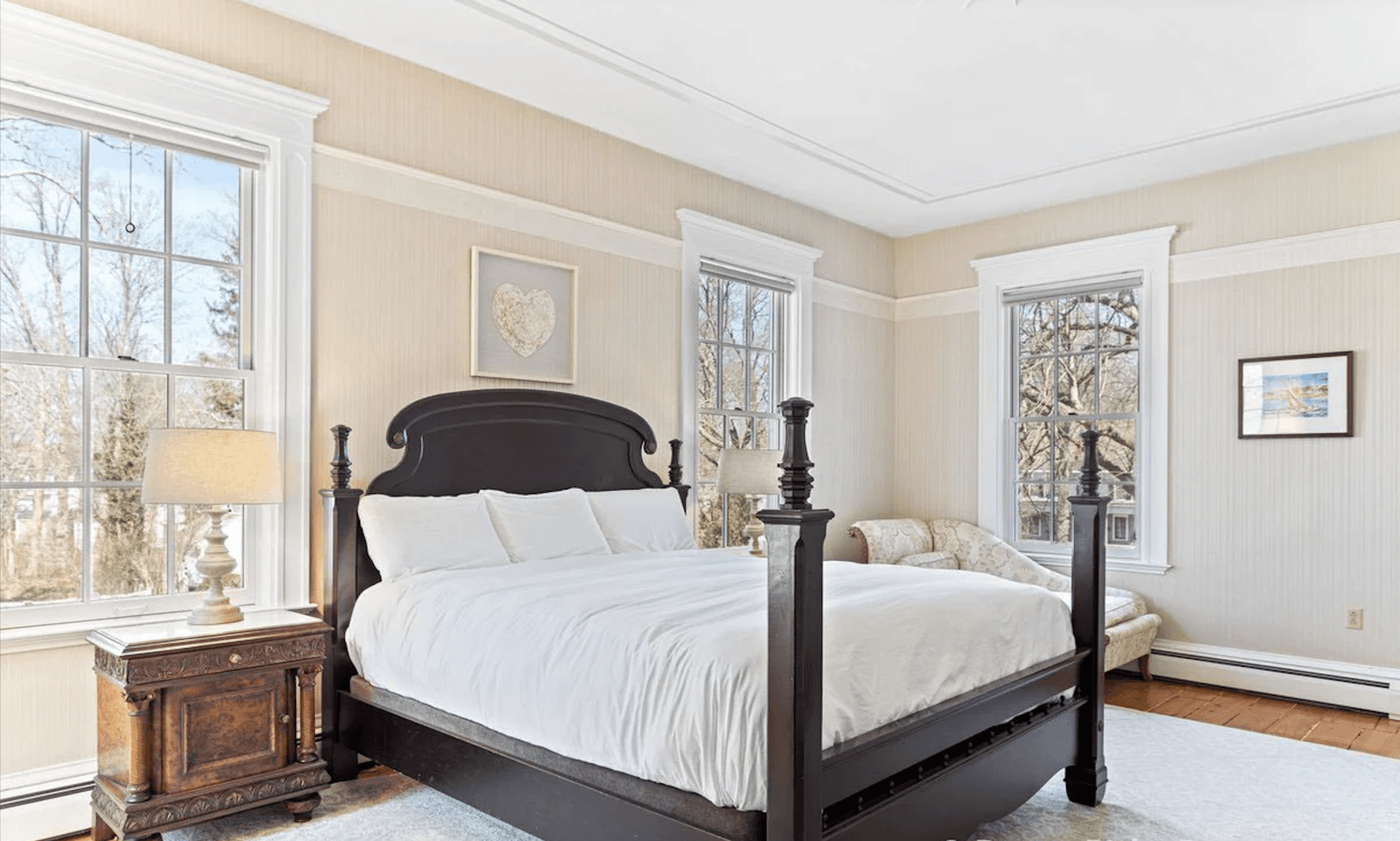 Center Of It All Estate - Image 28