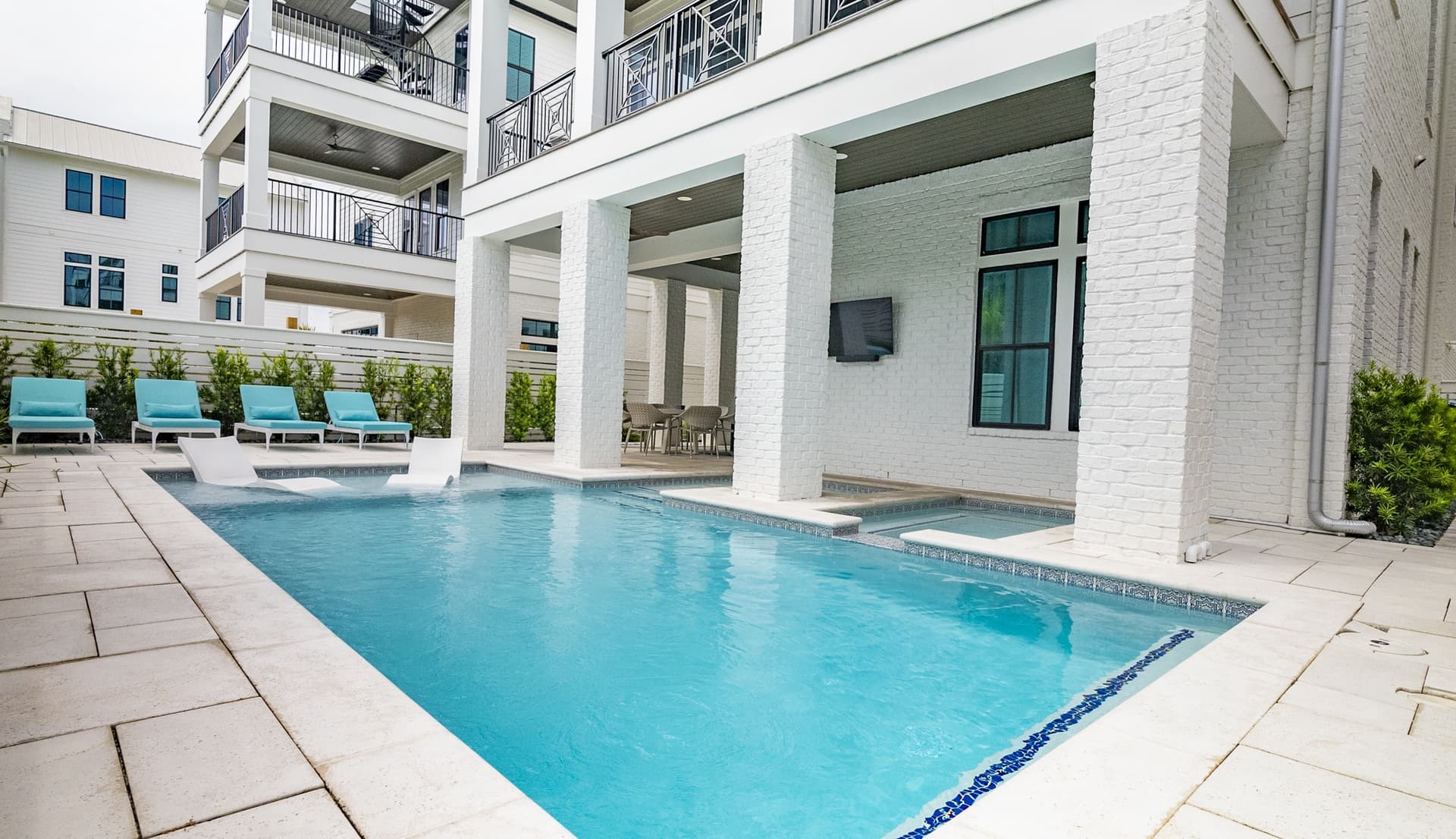 Emerald Palms - Image 51