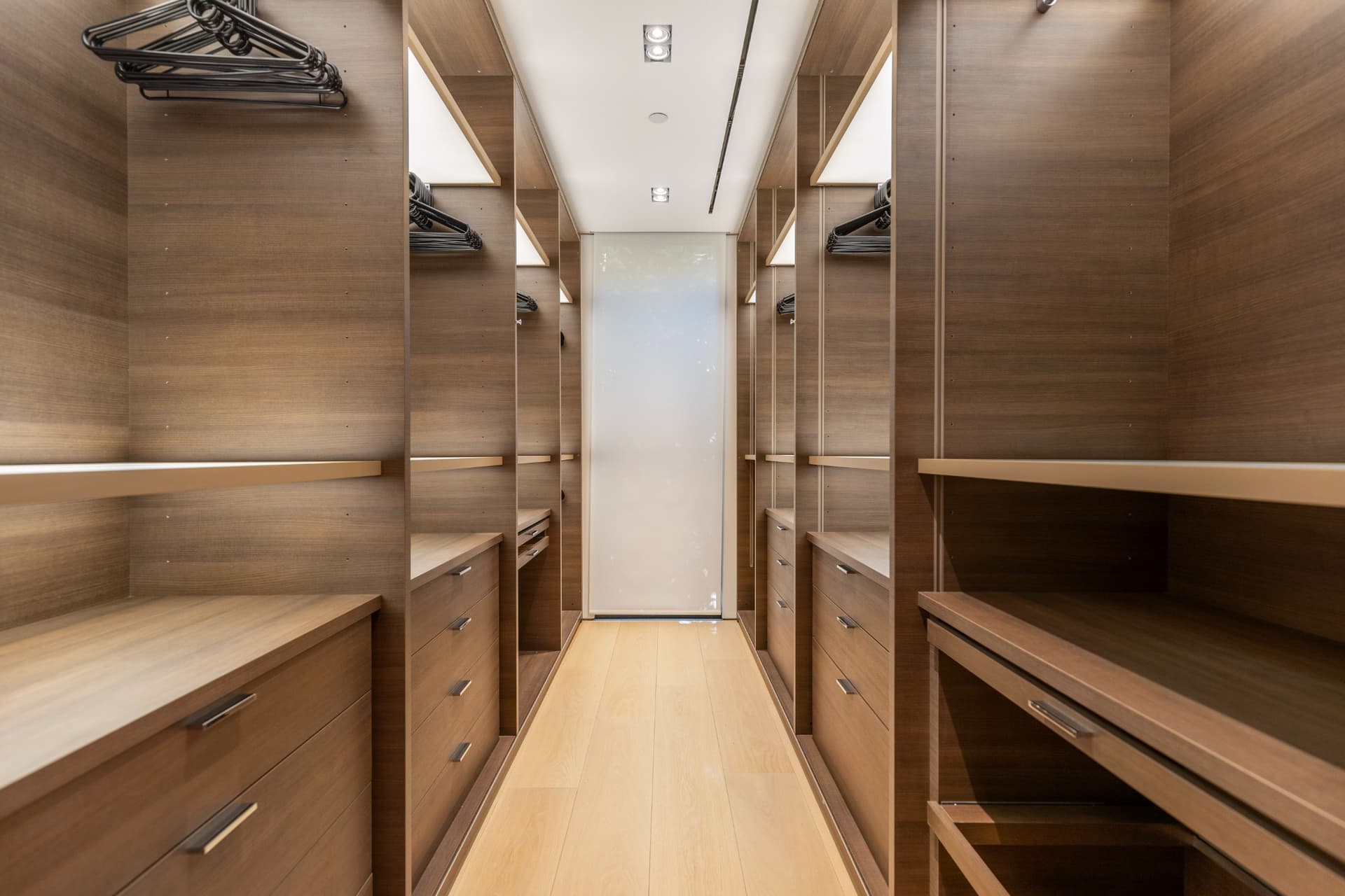 Lago Vista Modern - Image 23