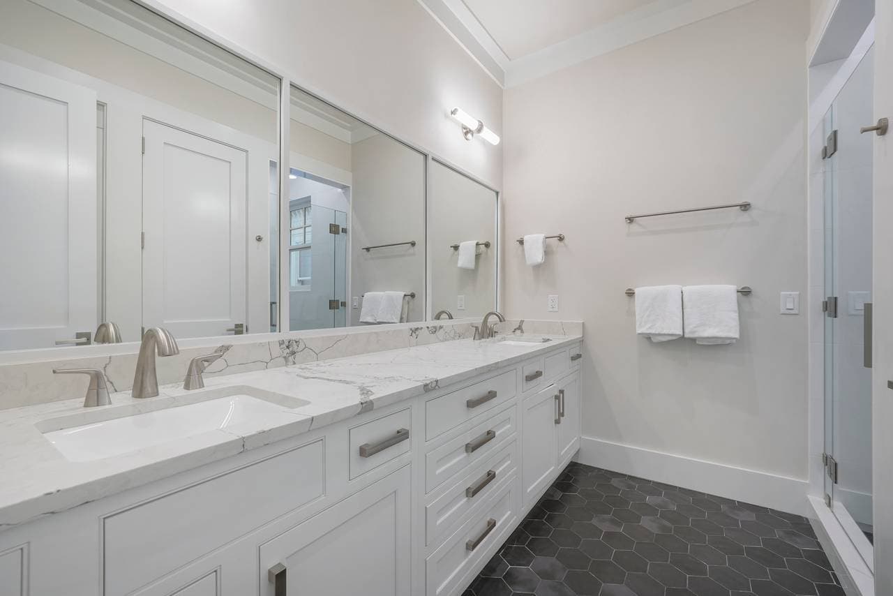 On the Lawn Villa - Image 25