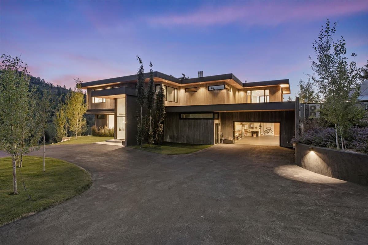 Panda Ranch Wing - Image 4