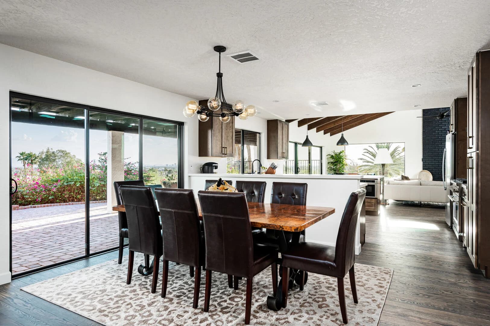 Rock House - Image 8