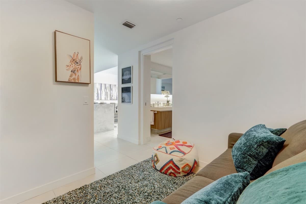 Tamarac Residence - Image 14