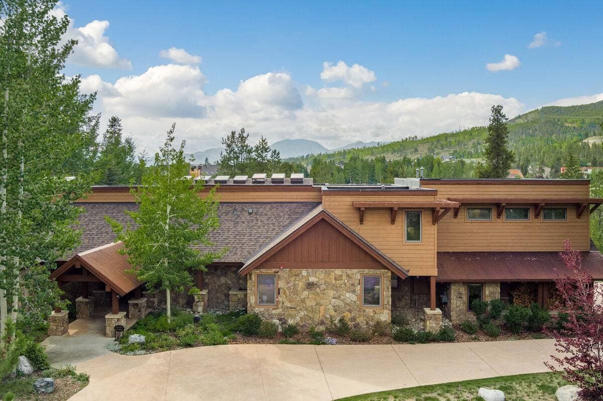 Four Sisters - Image 103