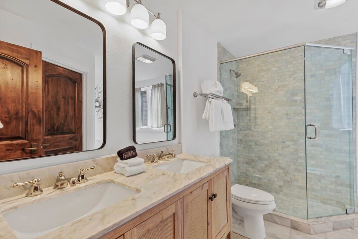 Peak Eight Mountain Escape - Image 13