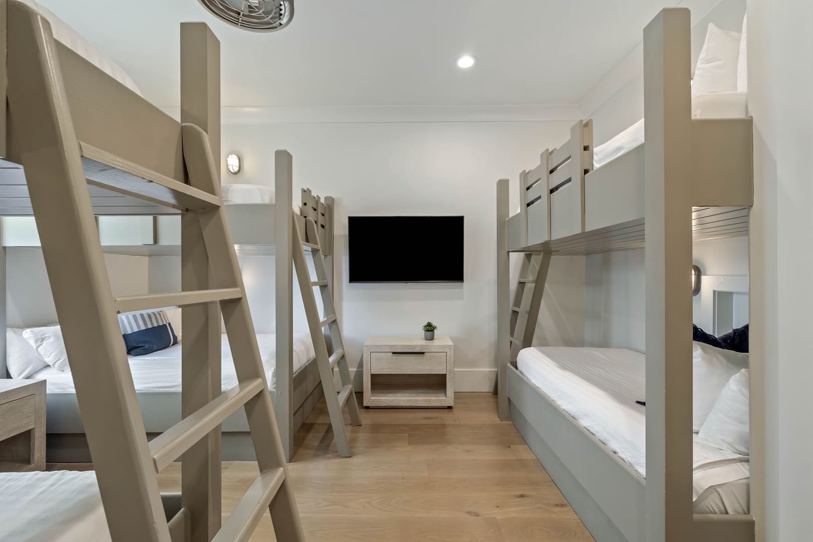 Gulf Shore Manor - Image 27