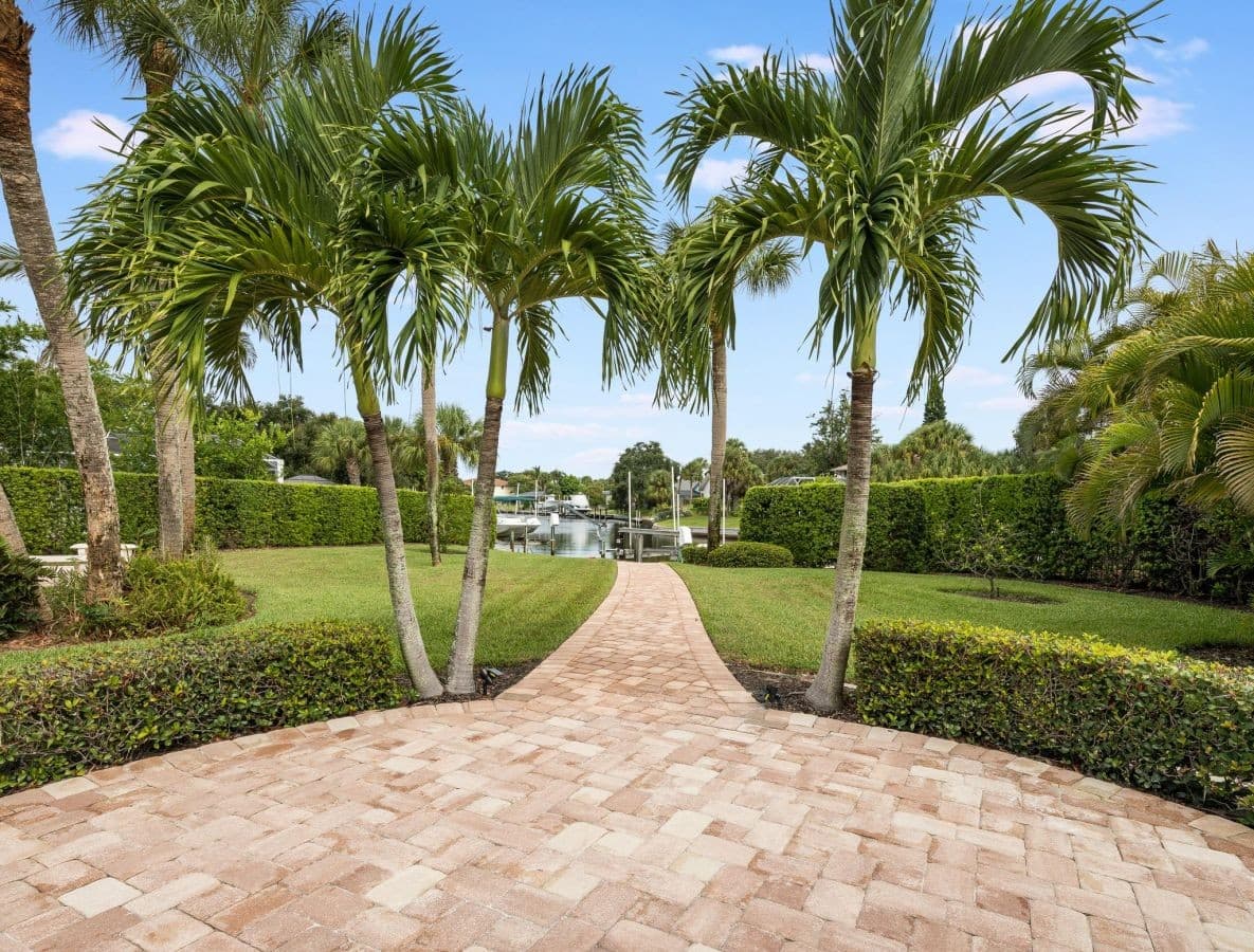 Sun Dial House - Image 45