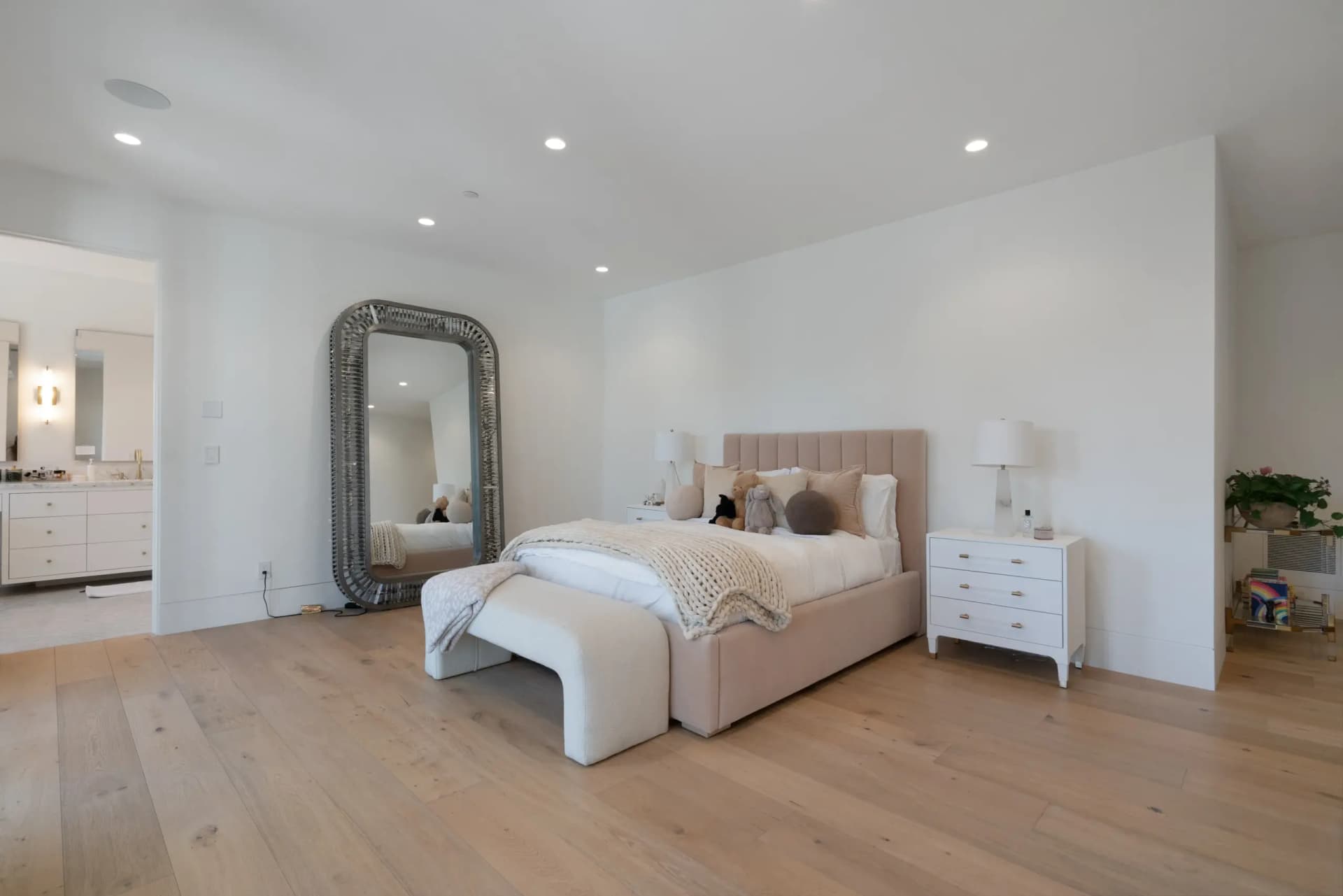 Garland Estate - Image 34