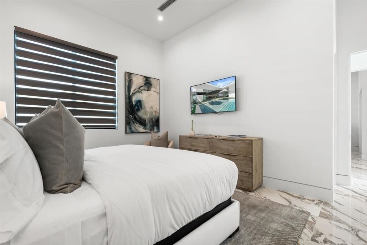 Bravo Villa #11 - Image 24