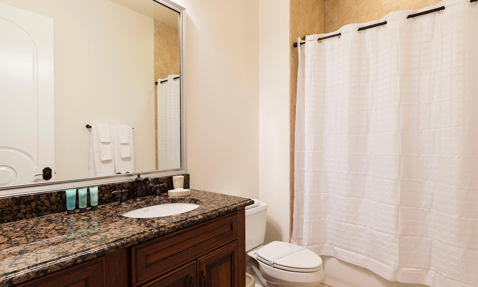 The Upscale Oasis - Image 18