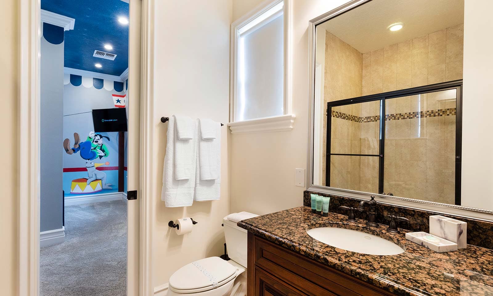 The Upscale Oasis - Image 25