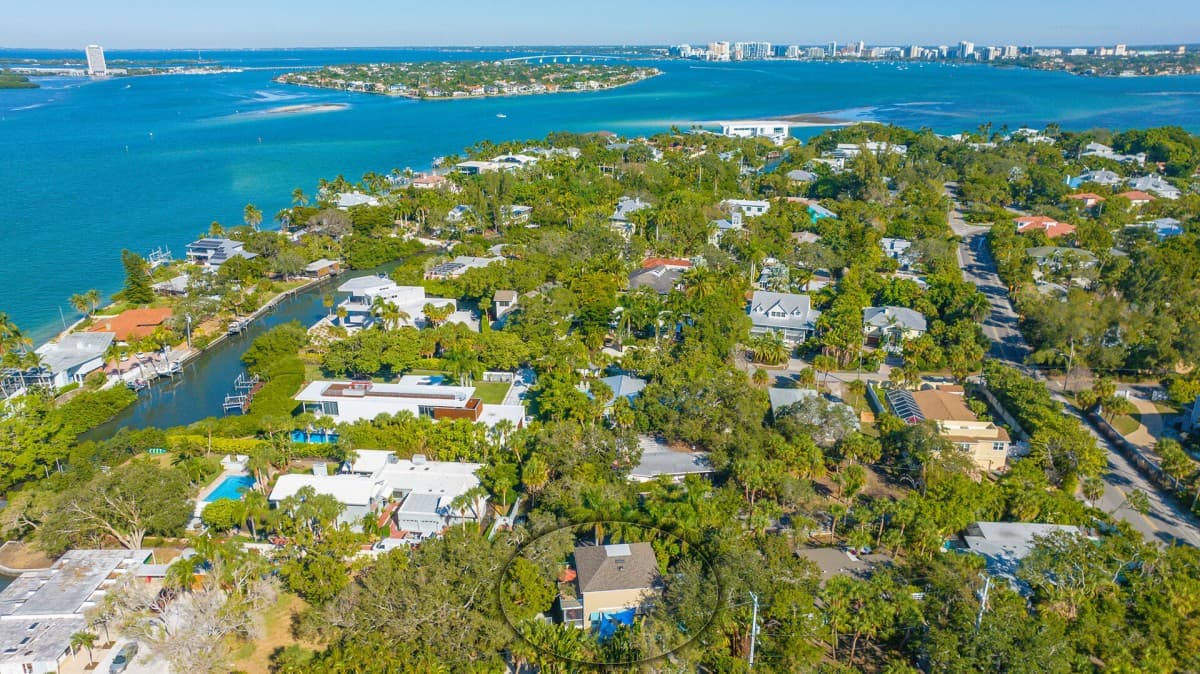 Hemingway House - Image 5