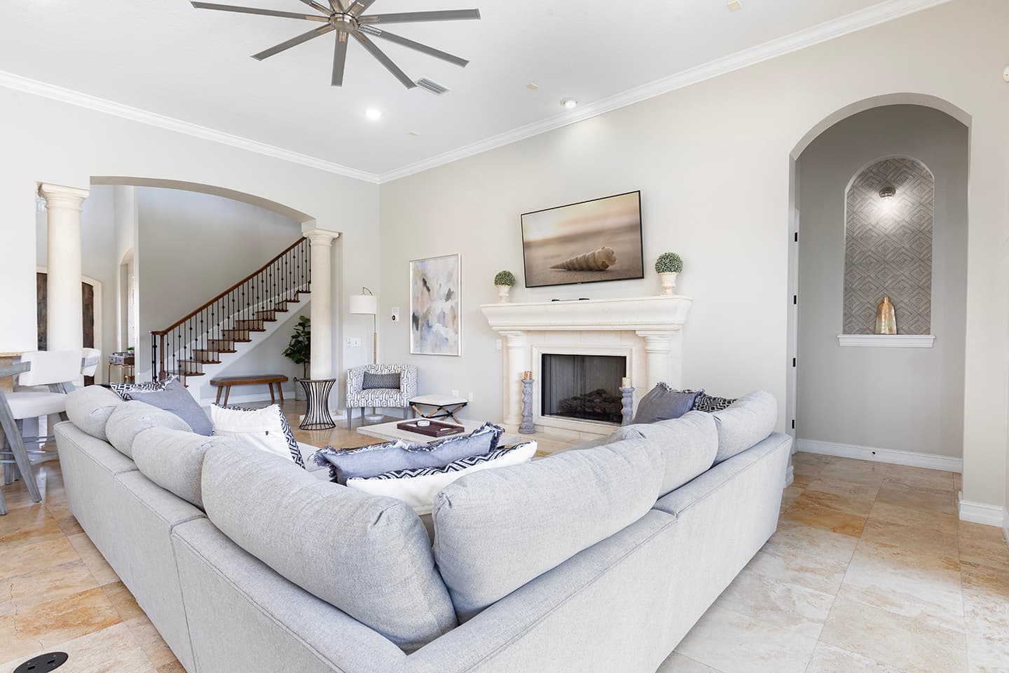 Elegant View Estate - Image 2