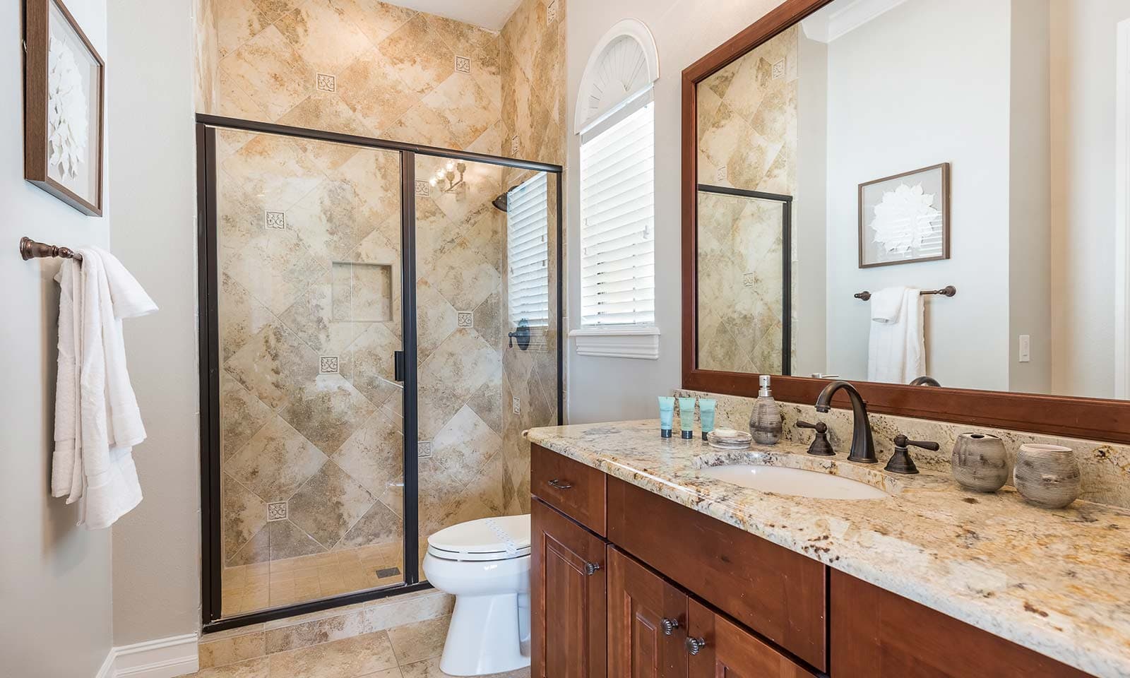 Elegant View Estate - Image 17