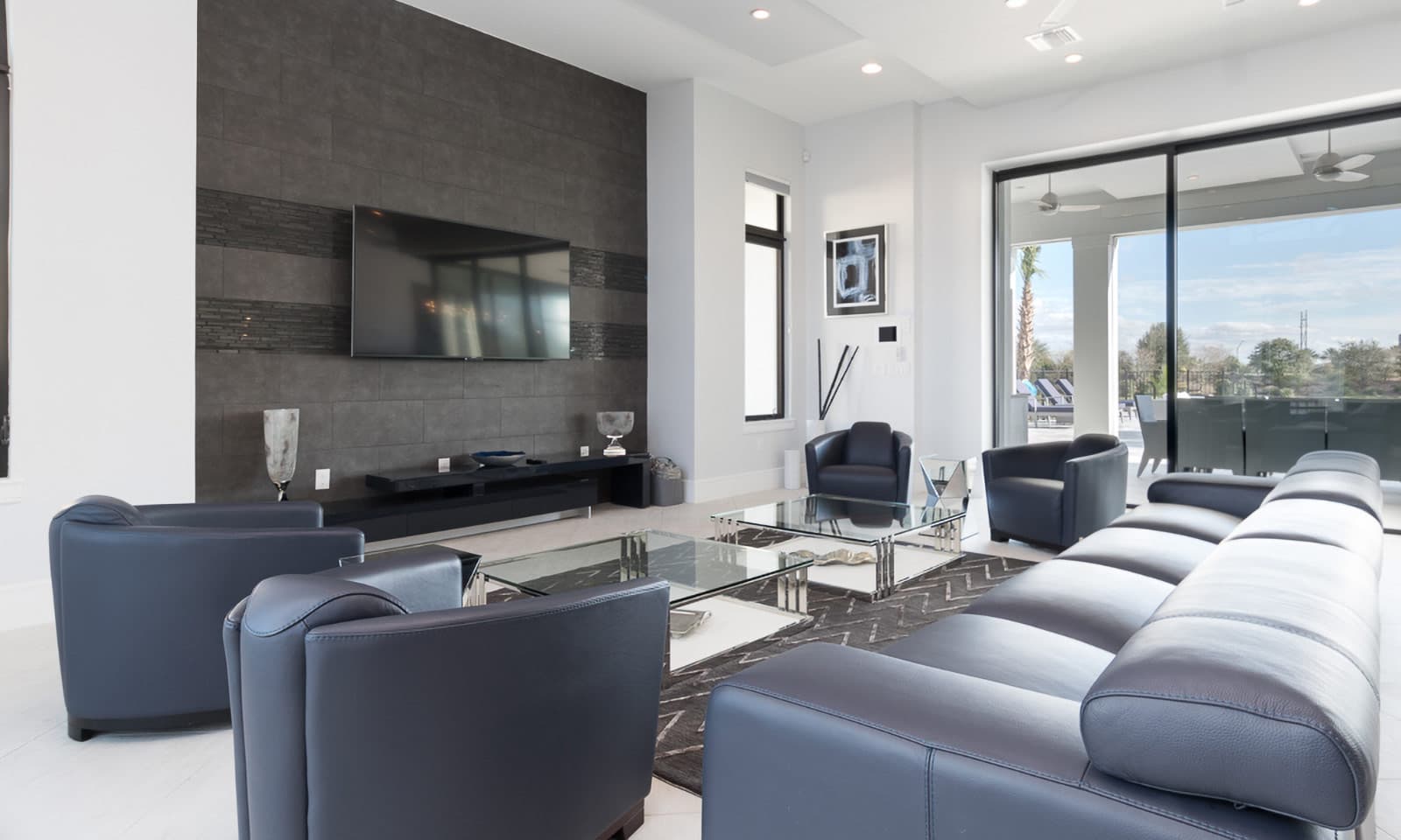 The Outstanding Oasis - Image 5